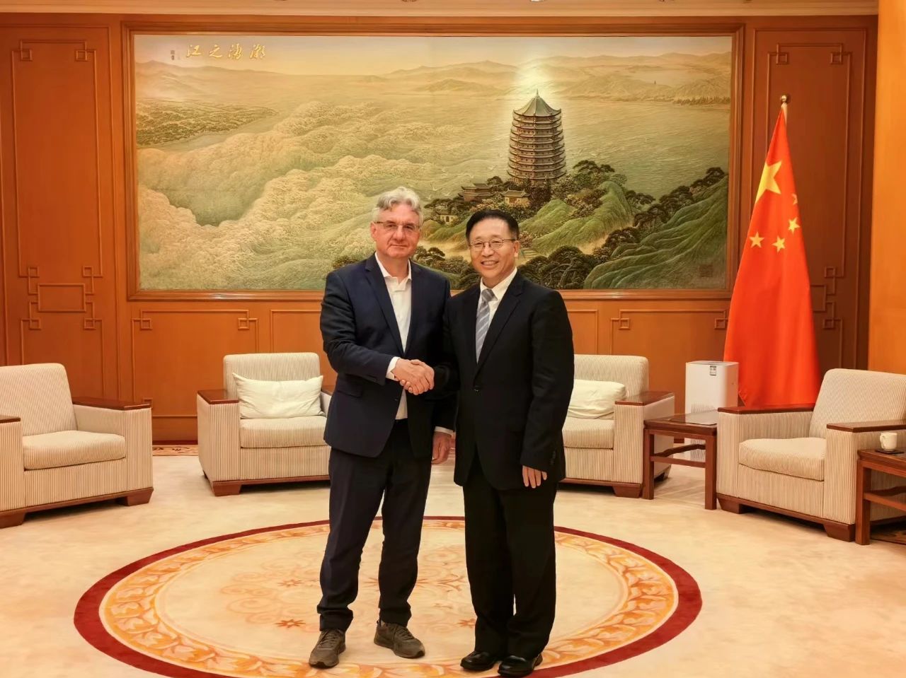 微信图片_20240607111303.jpg