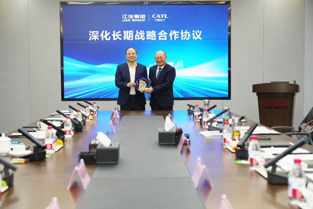 1763113873838599.png 640 (7).png